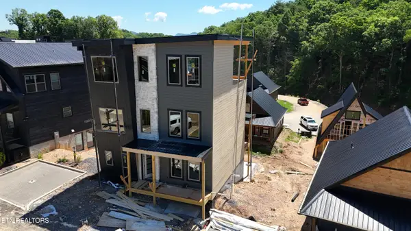 535 Warbonnet Way, Pigeon Forge, TN 37863