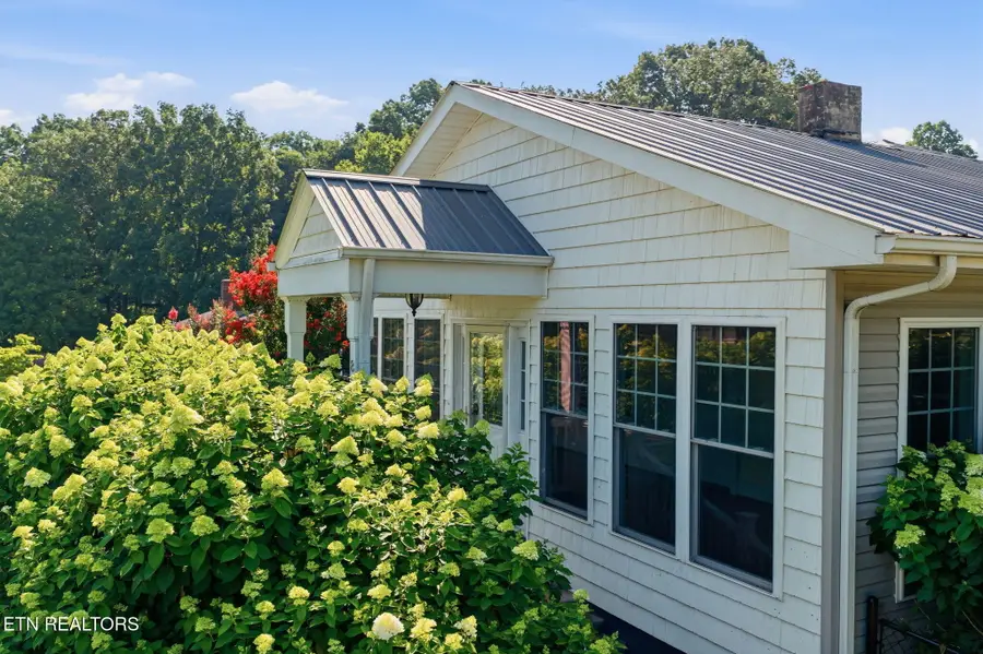 800 N Kingston Ave, Rockwood, TN 37854 - #2