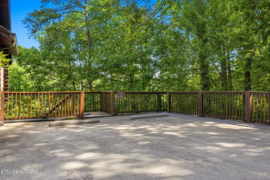 757 Golf View Blvd, Pigeon Forge, TN 37863 - #3