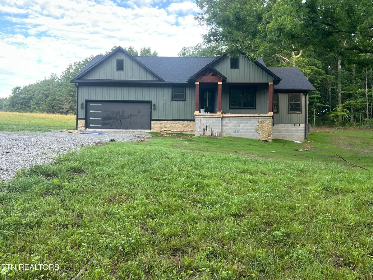 214 Georgee Rd, Jamestown, TN 38556 - #1