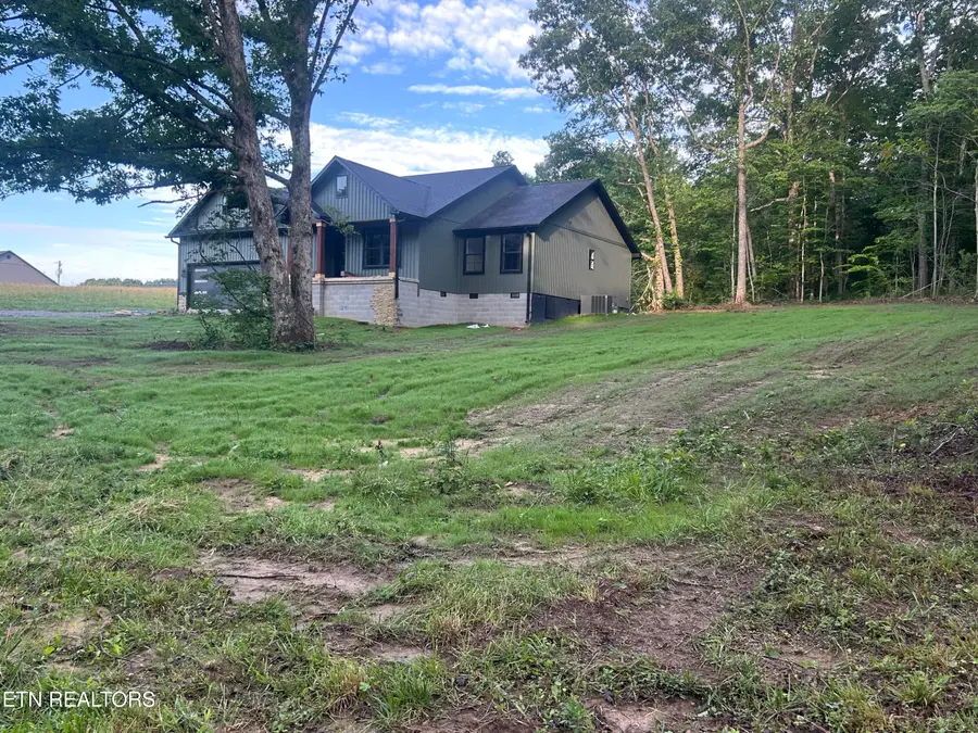 214 Georgee Rd, Jamestown, TN 38556 - #2