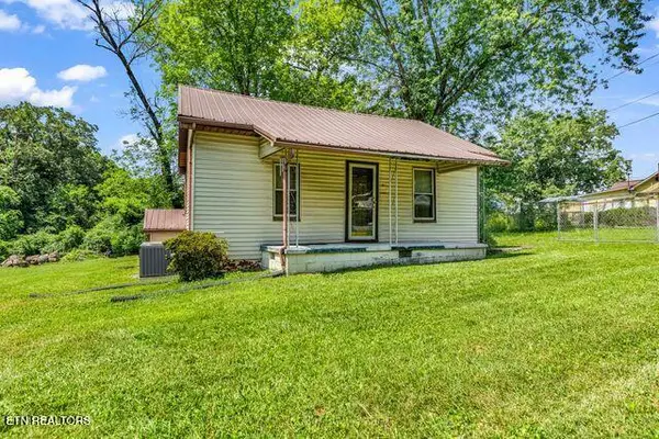 5823 3rd Lane, Knoxville, TN 37912