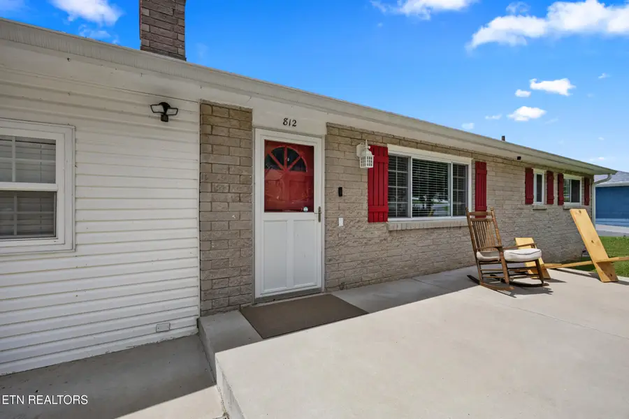 812 Brown Ave, Kingston, TN 37763 - #3