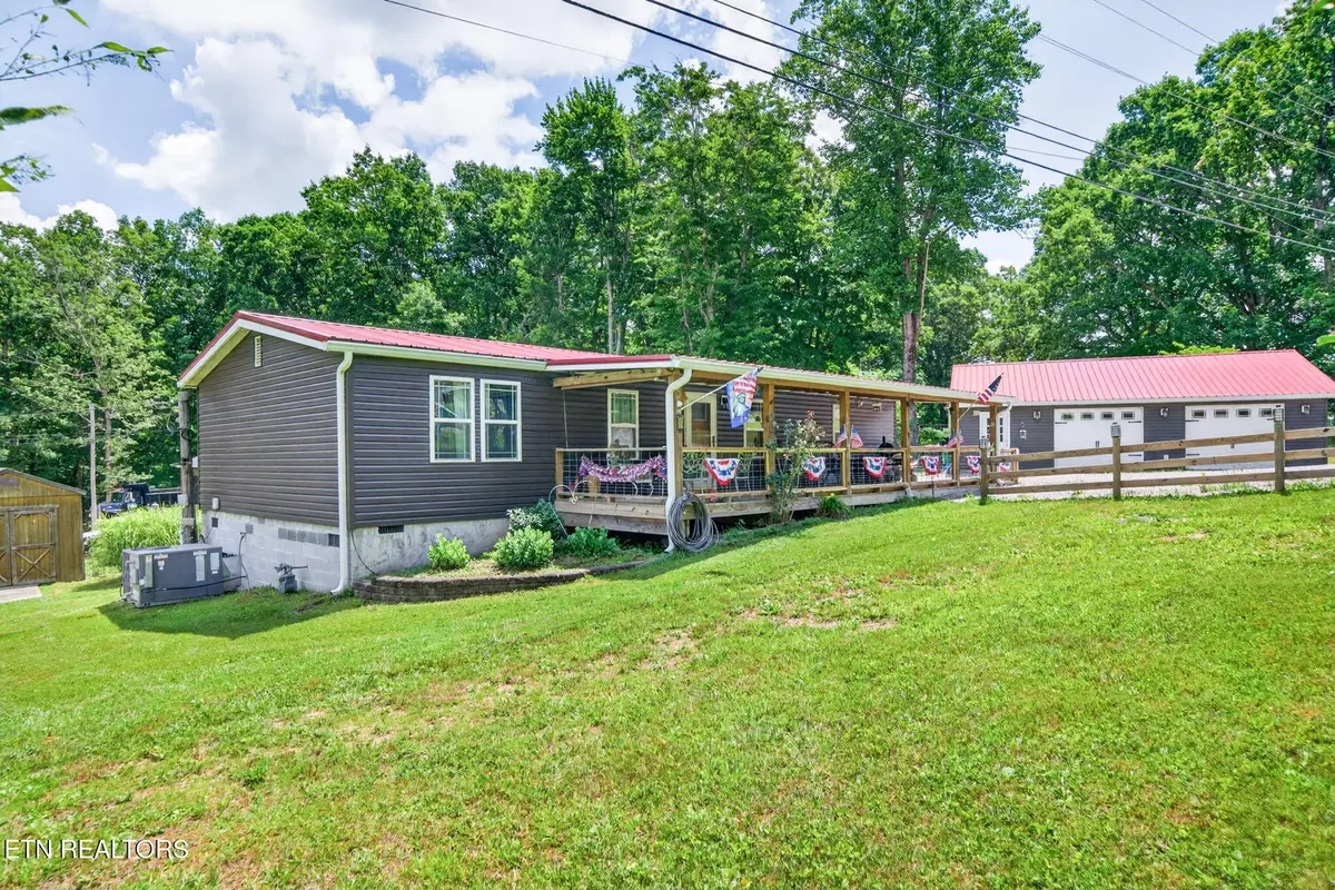 7201 Glade Creek Rd, Sparta, TN 38583 - #1