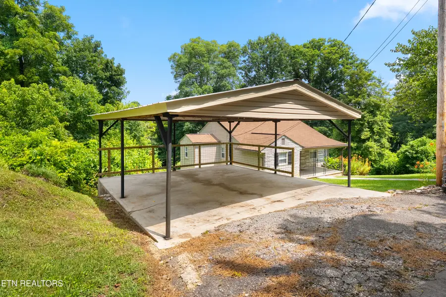 201 W 9th Ave, Lenoir City, TN 37771 - #3