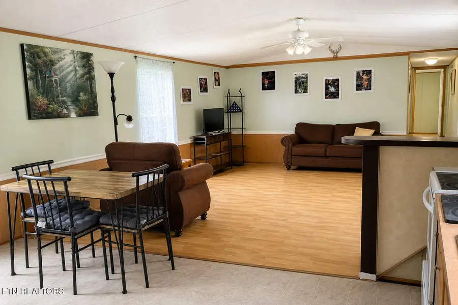 215 Central Ave, Lancing, TN 37770 - #2
