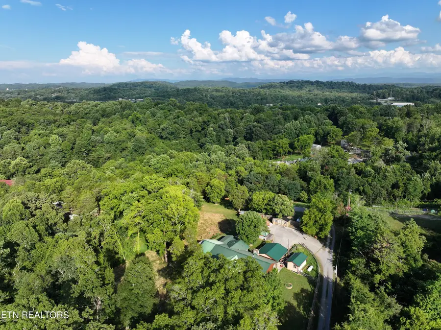 1869 E Old Topside Rd, Louisville, TN 37777 - #2