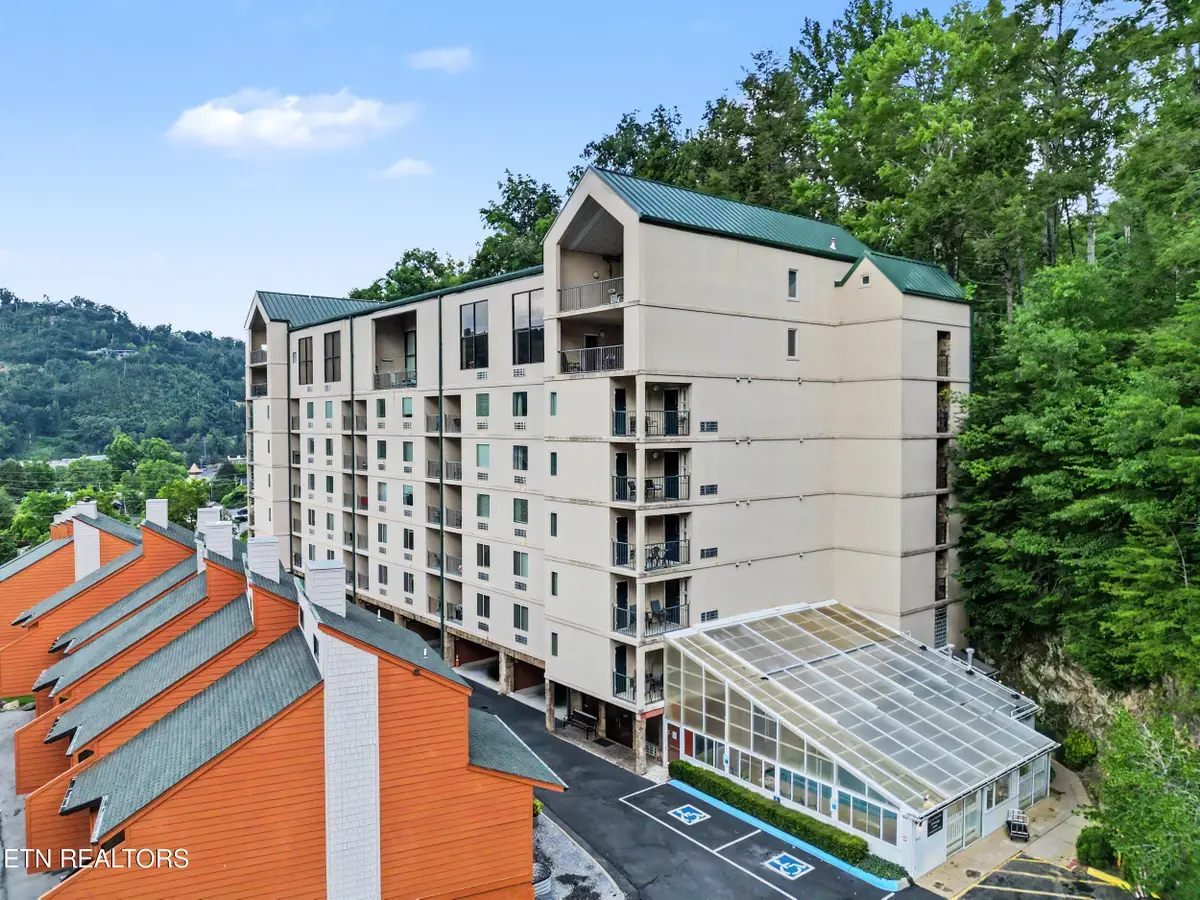413 Baskins Creek Rd #UNIT 308, Gatlinburg, TN 37738 - #1