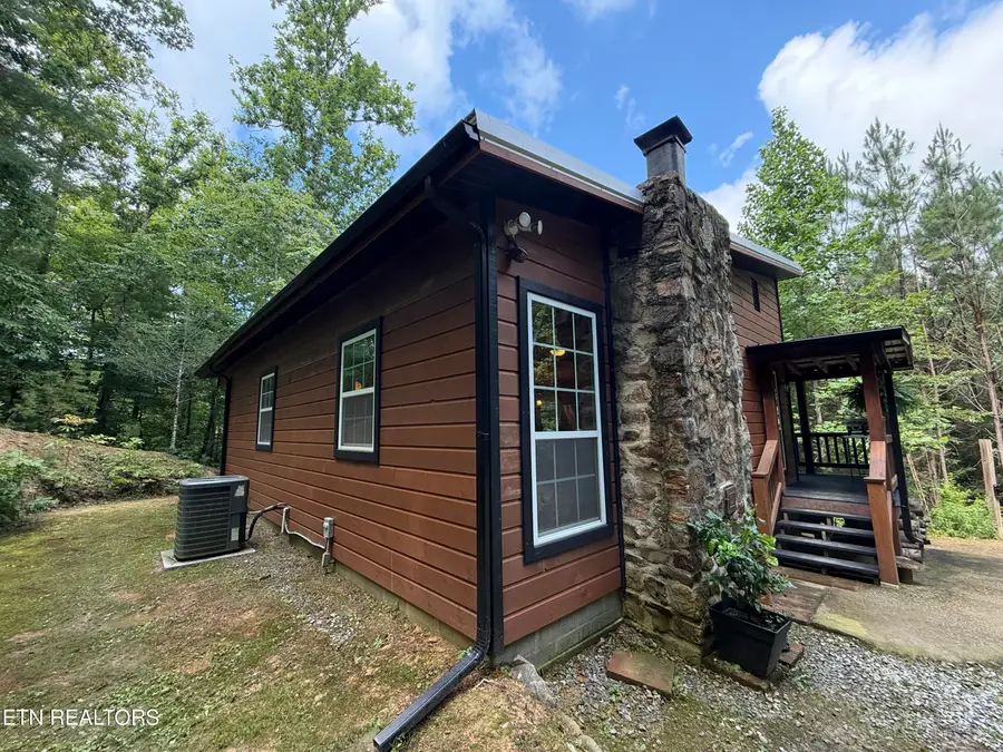 438 Country Square Rd, Newport, TN 37821 - #2