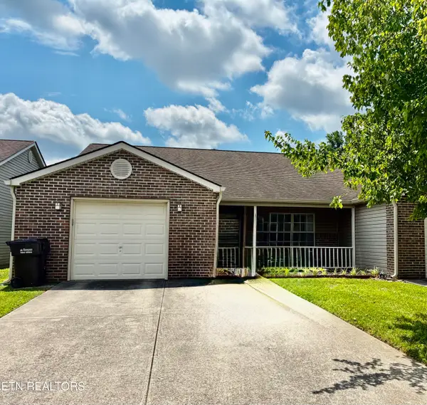10024 Greylock Way, Knoxville, TN 37931