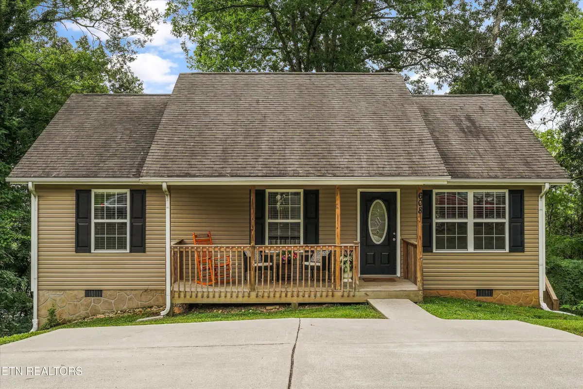 608 W 3rd Ave, Lenoir City, TN 37771 - #1