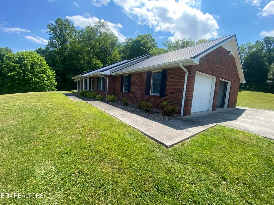 5064 Dr Thomas Walker Rd, Rose Hill, VA 24281 - #3