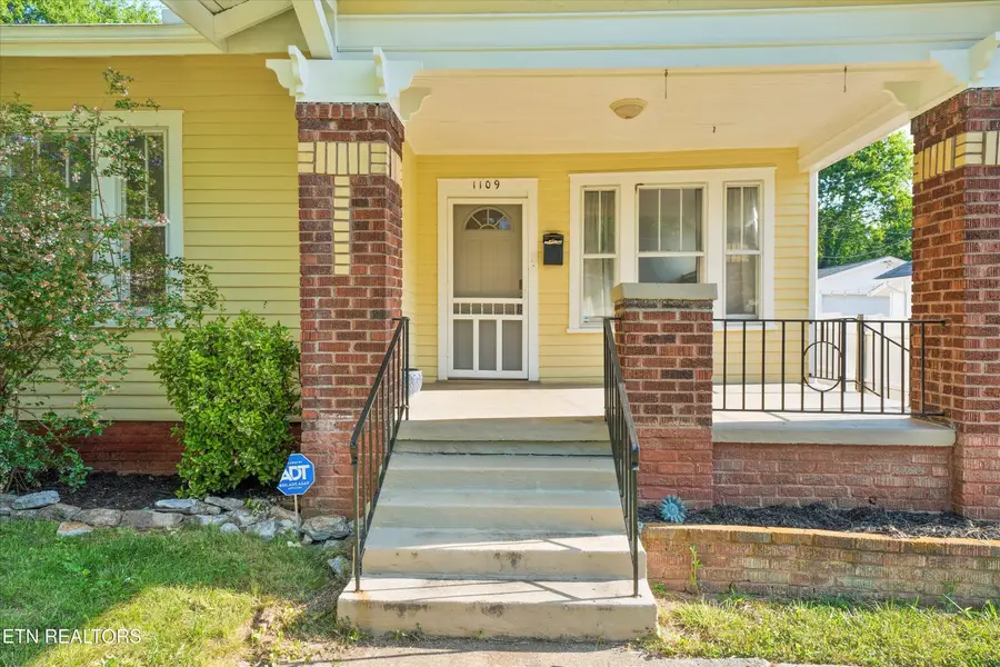 1109 Fairfax Ave, Knoxville, TN 37917 - #2