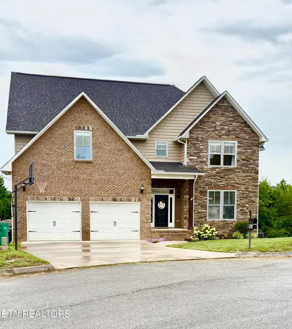 705 Huntcliff Lane, Knoxville, TN 37922
