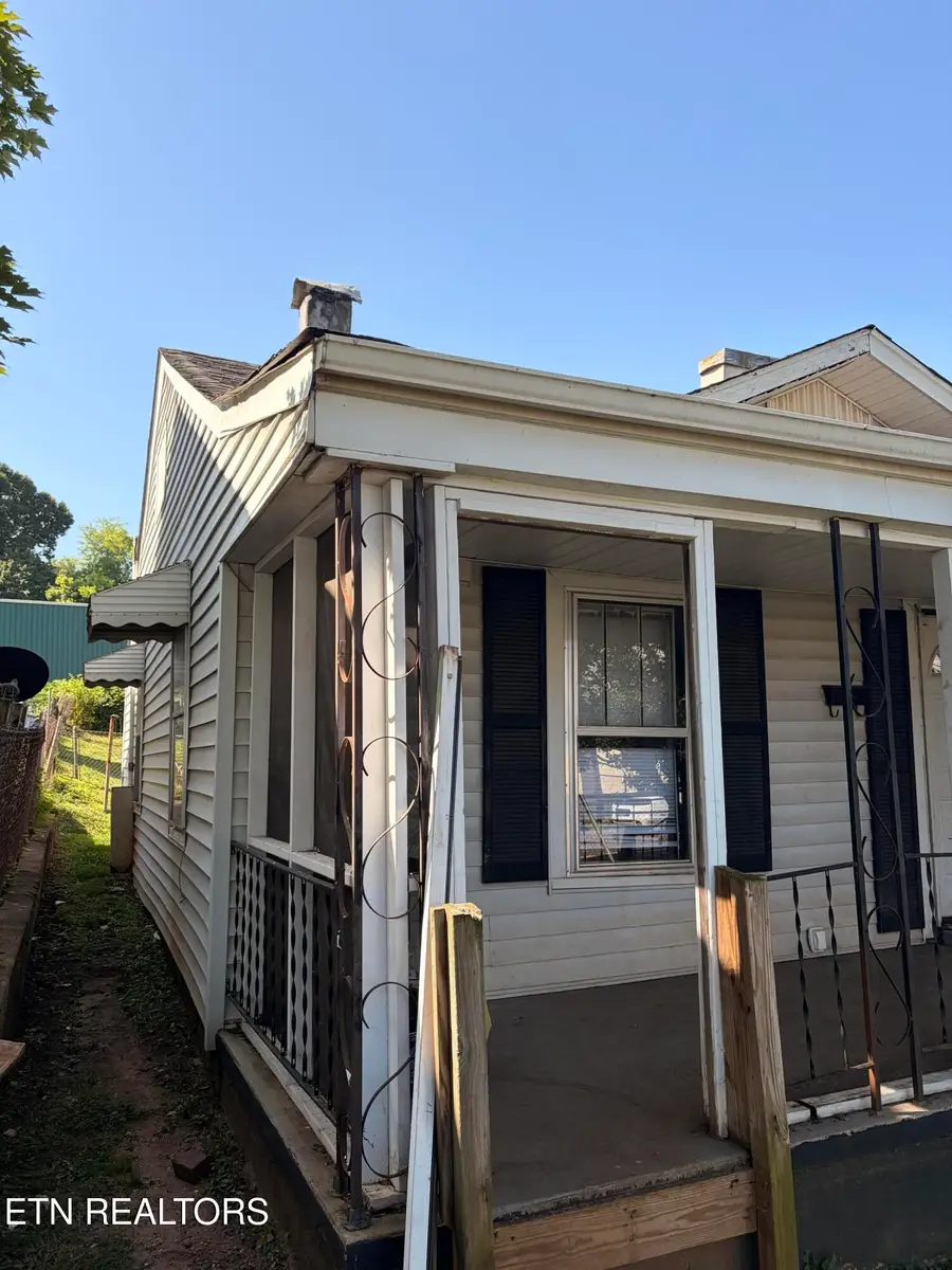 1512 Mitchell St, Knoxville, TN 37917 - #3