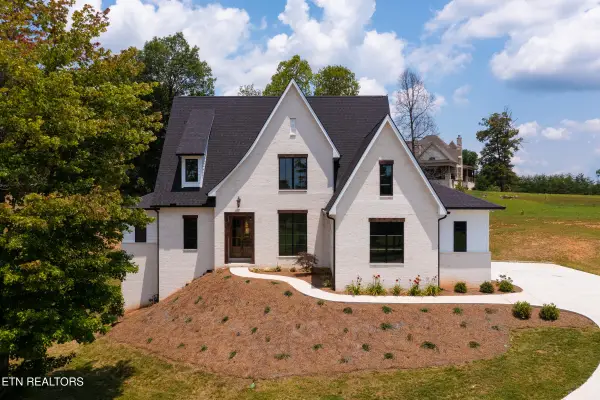 828 Berkley Court, Seymour, TN 37865