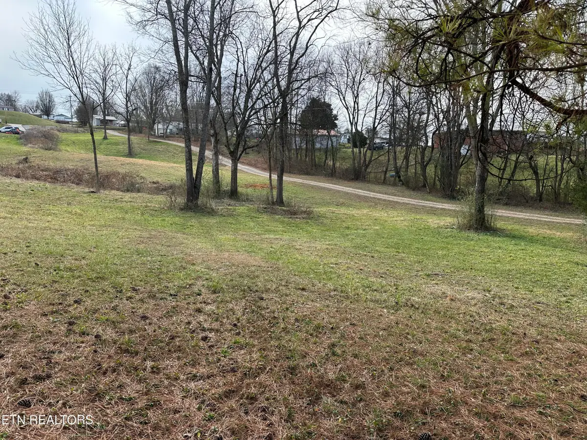 1219 Sweetwater Vonore Rd, Sweetwater, TN 37874 - #1