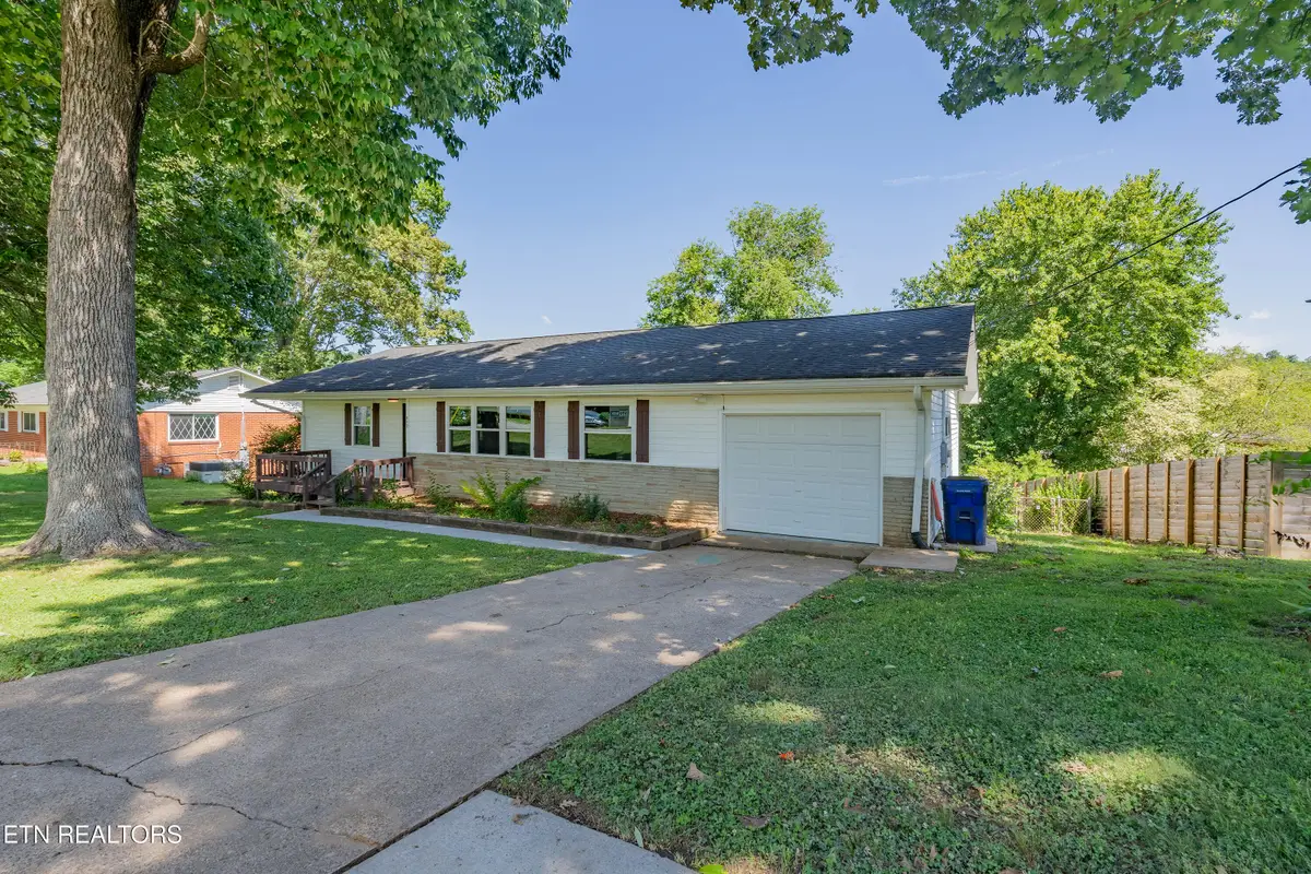 412 Woodland Drive, Clinton, TN 37716 - #1