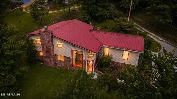 327 Mcdeerman Rd, Jacksboro, TN 37757