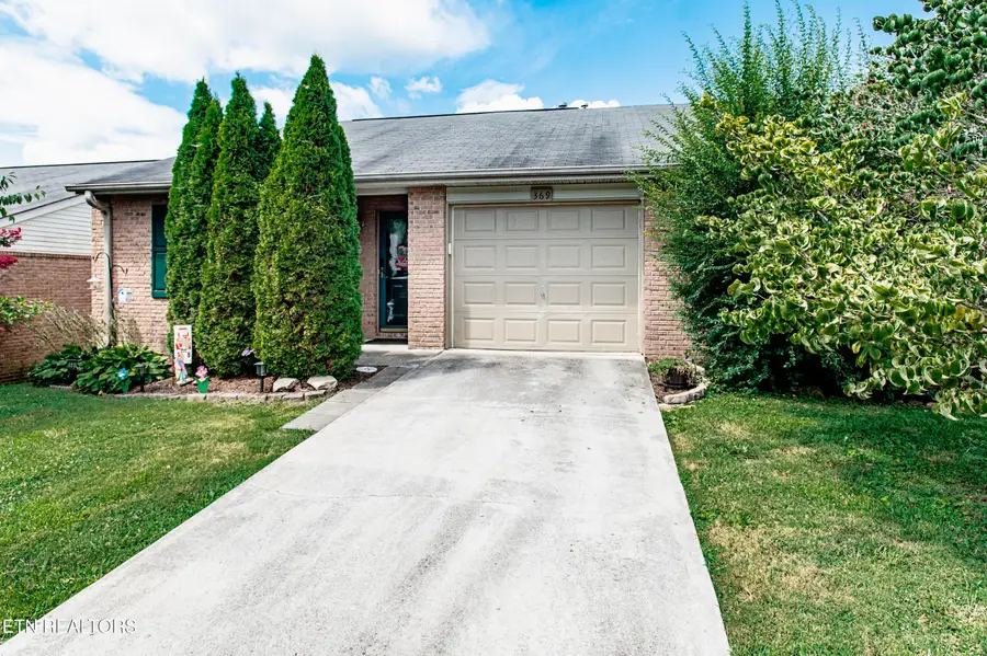 369 Hawthorne Oaks Way, Powell, TN 37849 - #2