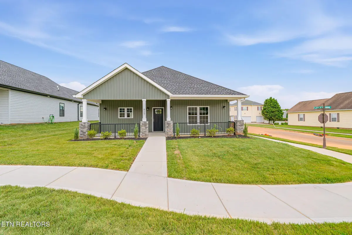 927 Stratford Ave, Sweetwater, TN 37874 - #1
