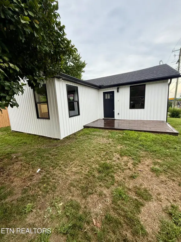 2400 Mccroskey Ave, Knoxville, TN 37917