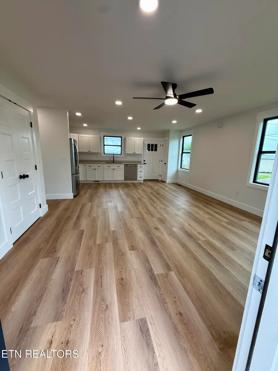 2400 Mccroskey Ave, Knoxville, TN 37917 - #2