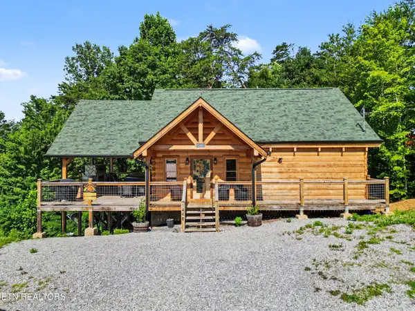 1448 Red Cedar Way, Sevierville, TN 37876
