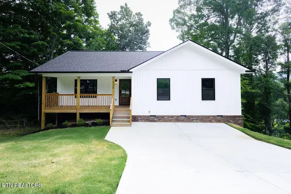 138 California Ave, Oak Ridge, TN 37830