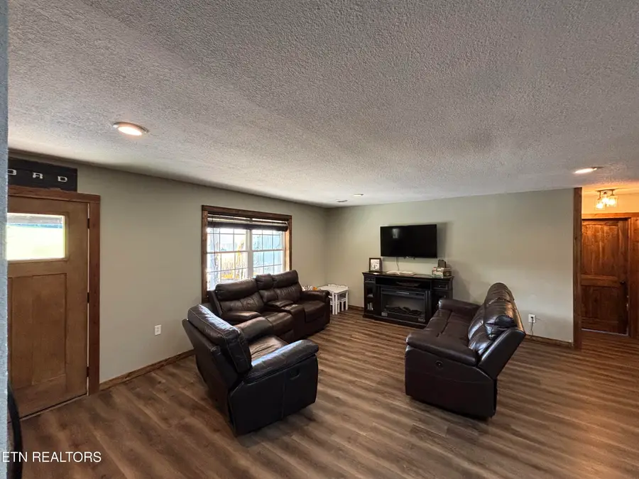 473 W High Knob Rd, Lafollette, TN 37766 - #3