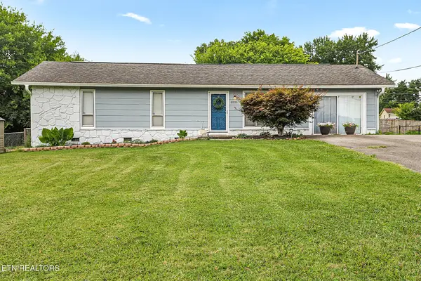 8221 Broken Arrow Drive, Knoxville, TN 37923