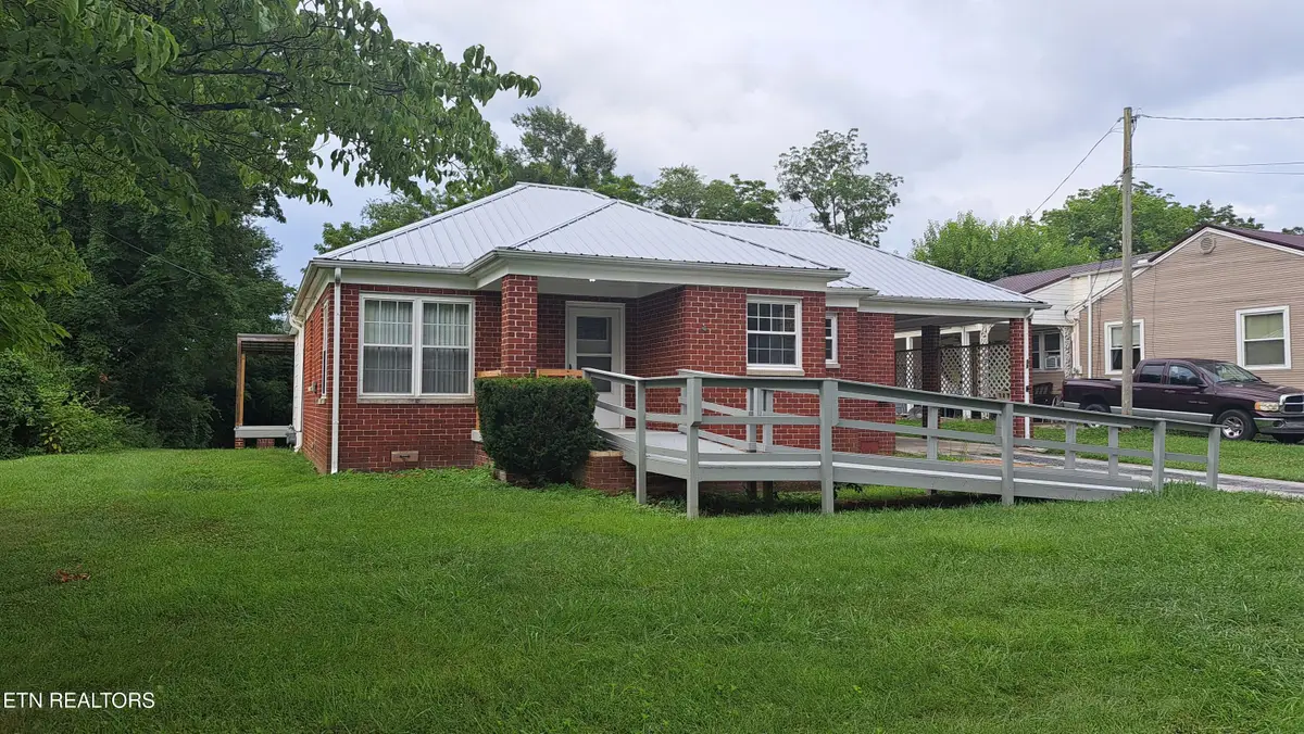 59 Brown Ave, Crossville, TN 38555 - #1