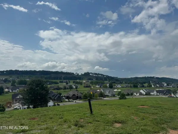 325 Eagle Point Drive, Loudon, TN 37774