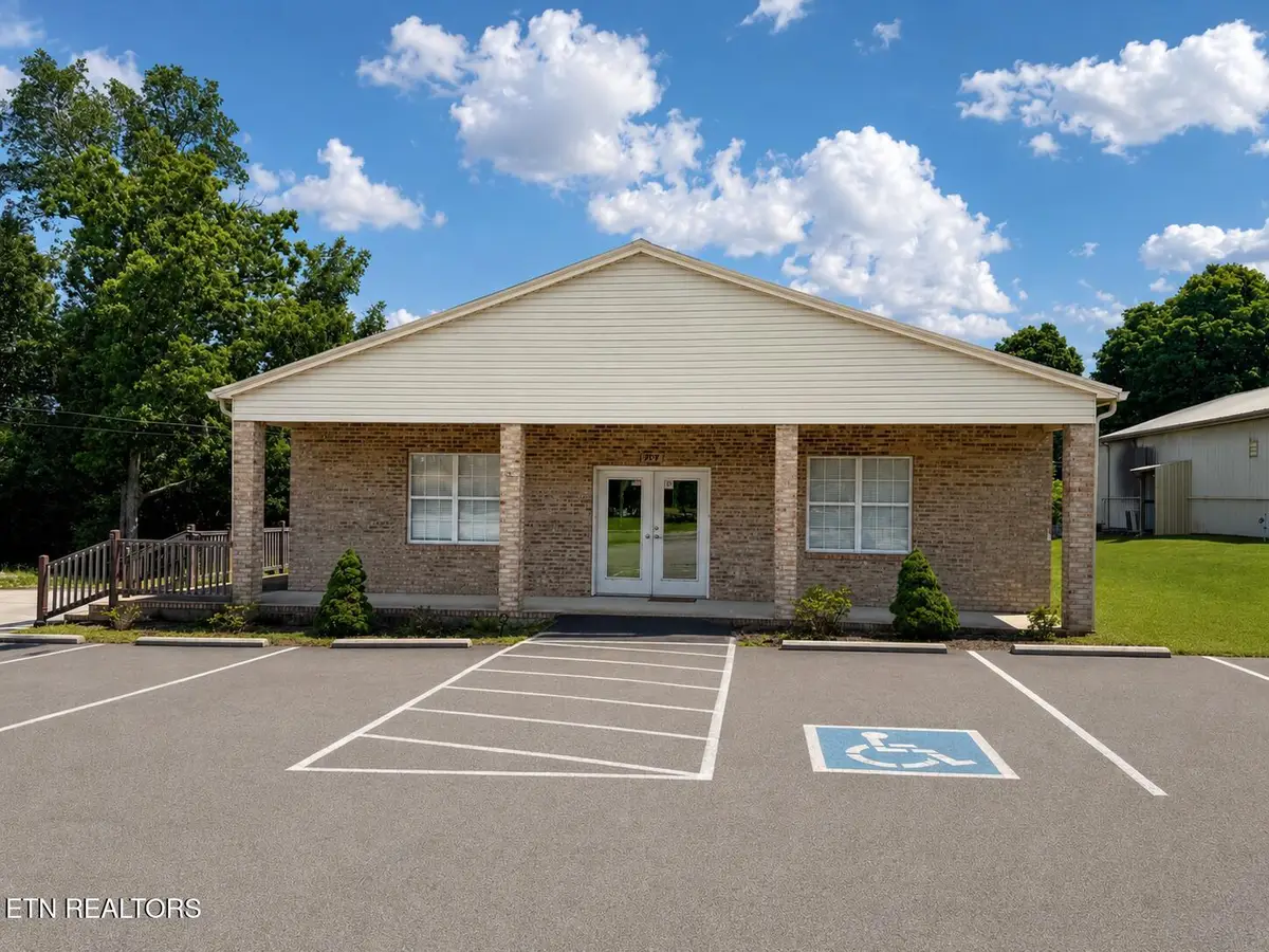 1003 Miller Ave, Crossville, TN 38555 - #1