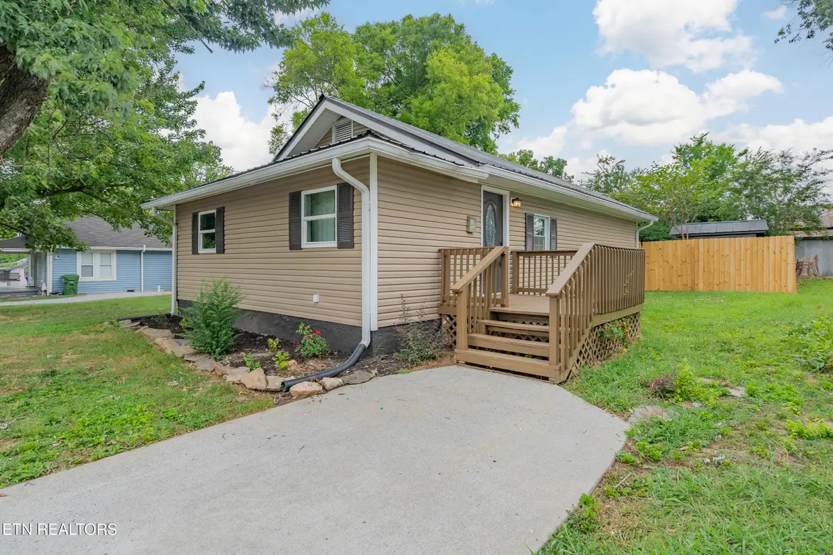 412 Rule St, Maryville, TN 37804 - #1