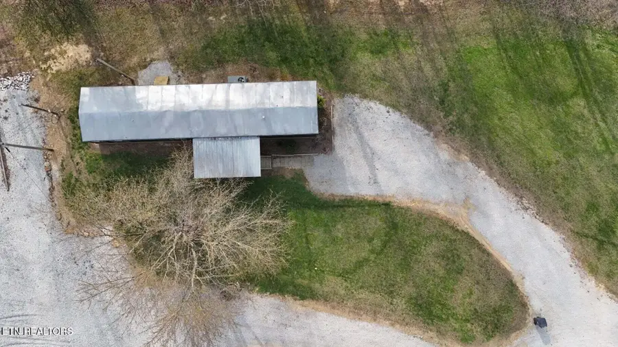 1186 Shea Rd, Huntsville, TN 37756 - #2