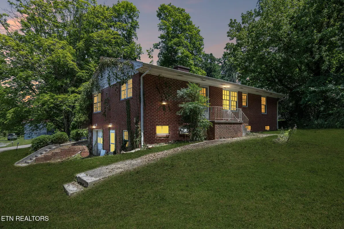 407 Overhill Rd, Knoxville, TN 37914 - #1