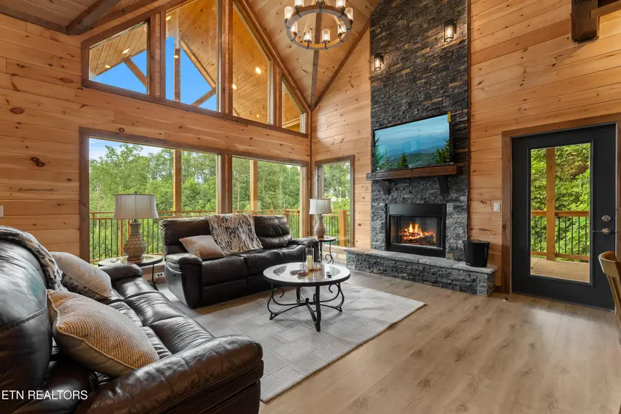 334 Long Hollow Rd, Sevierville, TN 37876 - #3