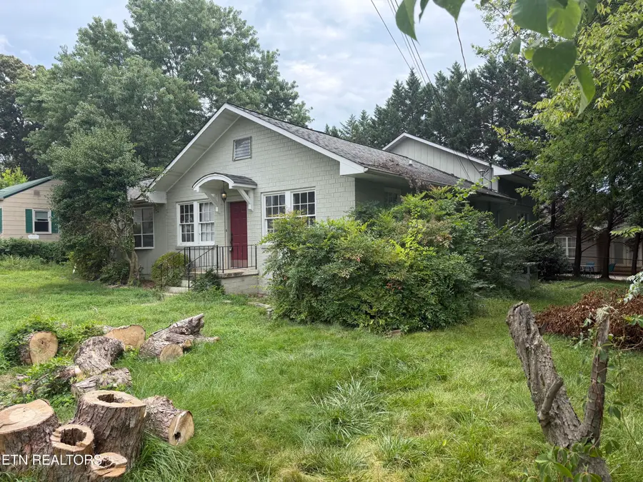 1212 Woodlawn Ave, Maryville, TN 37804 - #2