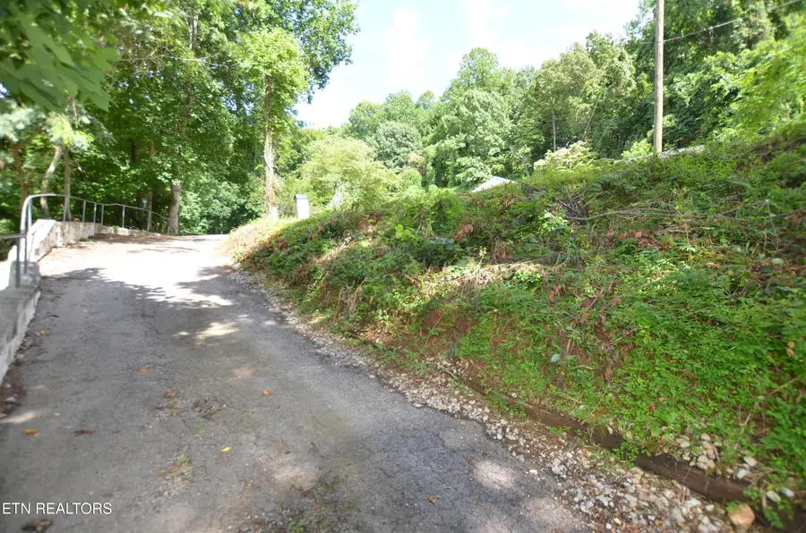 188 Green Lane, Powell, TN 37849 - #3