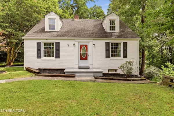 5512 Lake Shore Drive, Knoxville, TN 37920