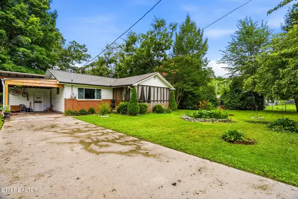 121 W Hutchinson Circle, Oak Ridge, TN 37830