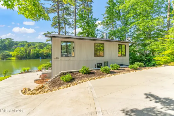 3594 Lakeland Drive, Lenoir City, TN 37772