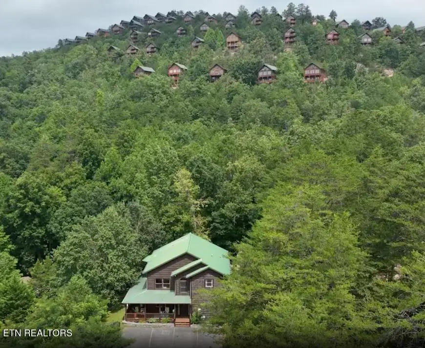 2489 Upper Middle Creek Rd, Sevierville, TN 37876 - #3