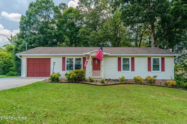 1717 Jett Rd, Maryville, TN 37804