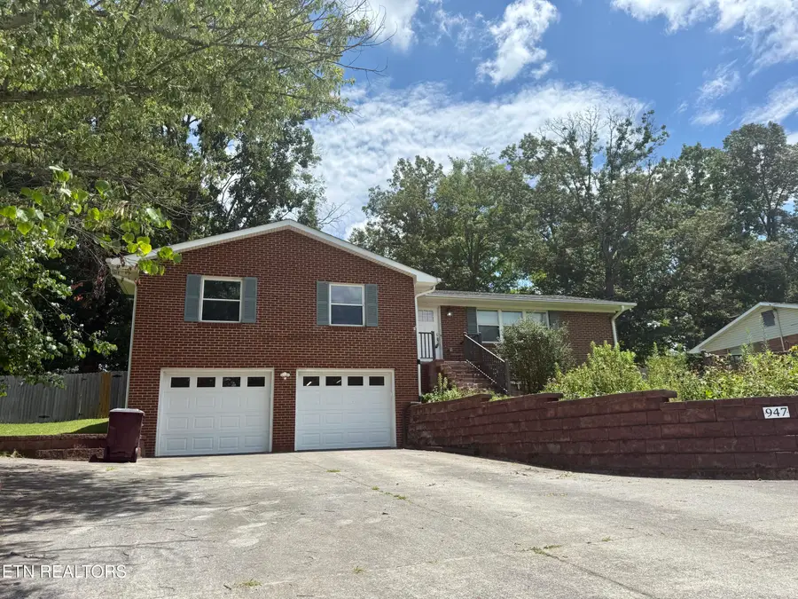 947 N Linden Drive, Alcoa, TN 37701 - #3