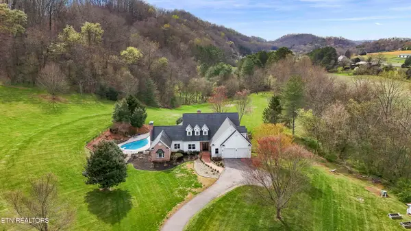 2740 Mccammon Rd, Rockford, TN 37853