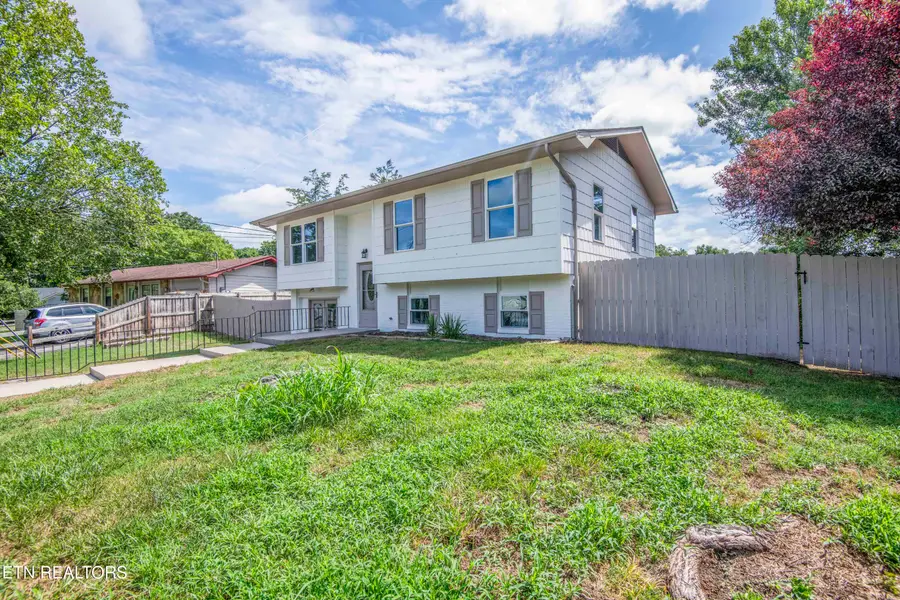 6420 Trousdale Rd, Knoxville, TN 37921 - #2