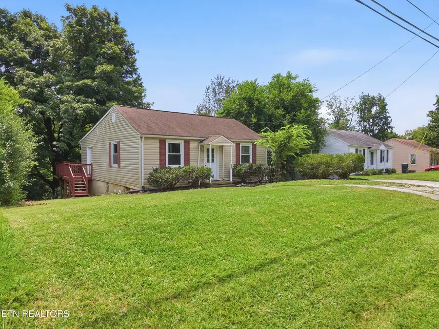 310 E Moody Ave, Knoxville, TN 37920 - #2