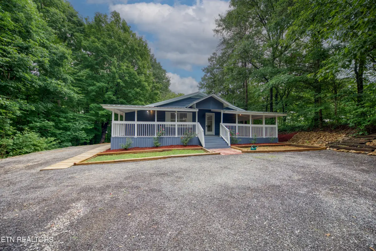 1116 Middle Ridge Rd, Sevierville, TN 37862 - #1